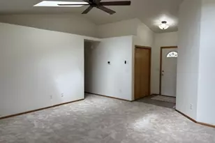 717 Creswood Dr, Creswell, OR 97426 - Photo 5