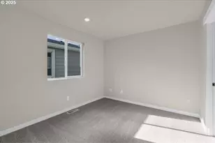 18975 SW Eureka Ln, Beaverton, OR 97007 - Photo 11