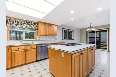 690 Marylhurst Dr, West Linn, OR 97068 - Photo 13