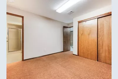 690 Marylhurst Dr, West Linn, OR 97068 - Photo 27