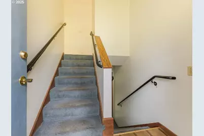 690 Marylhurst Dr, West Linn, OR 97068 - Photo 5