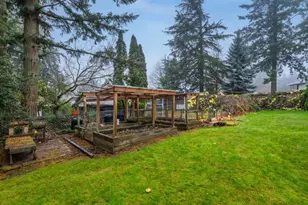 690 Marylhurst Dr, West Linn, OR 97068 - Photo 37