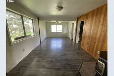 911 NE Newton Creek Rd, Roseburg, OR 97470 - Photo 5