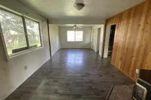 911 NE Newton Creek Rd, Roseburg, OR 97470 - Photo 5