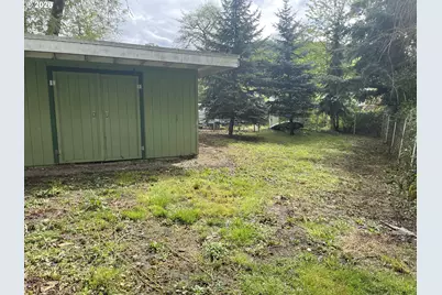 911 NE Newton Creek Rd, Roseburg, OR 97470 - Photo 15