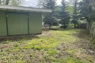 911 NE Newton Creek Rd, Roseburg, OR 97470 - Photo 15