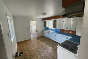 911 NE Newton Creek Rd, Roseburg, OR 97470 - Photo 3