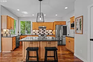 12996 SW Hazelcrest Way, Portland, OR 97224 - Photo 17