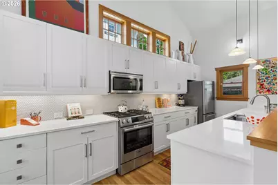 7038 SE Clinton St, Portland, OR 97206 - Photo 11