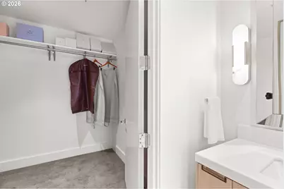 550 SW 10th Ave #2105, Portland, OR 97205 - Photo 19