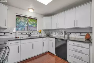 14315 SW 112th Ave, Tigard, OR 97224 - Photo 17