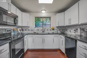 14315 SW 112th Ave, Tigard, OR 97224 - Photo 15