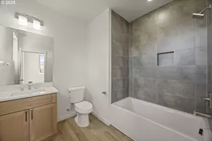 5860 N Missouri Ave, Portland, OR 97217 - Photo 13