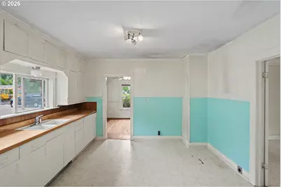 1148 S Water St, Silverton, OR 97381 - Photo 11