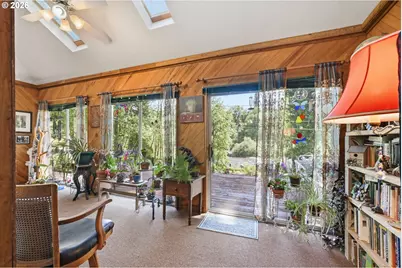 41895 Holden Creek Ln, Springfield, OR 97478 - Photo 11