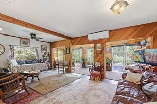 41895 Holden Creek Ln, Springfield, OR 97478 - Photo 17