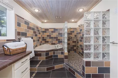 1375 NE Yaquina Heights Dr, Newport, OR 97365 - Photo 27
