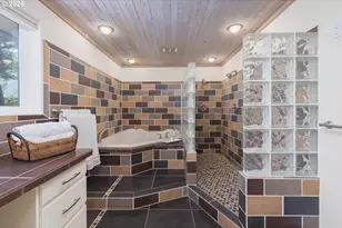 1375 NE Yaquina Heights Dr, Newport, OR 97365 - Photo 27