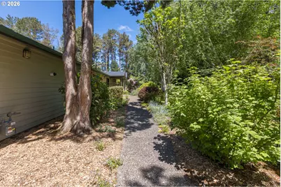 1375 NE Yaquina Heights Dr, Newport, OR 97365 - Photo 37