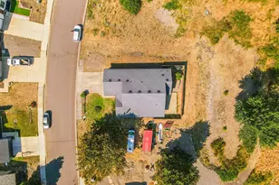 48393 Roaring Rapids Way, Oakridge, OR 97463 - Photo 5