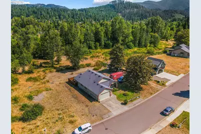 48393 Roaring Rapids Way, Oakridge, OR 97463 - Photo 11