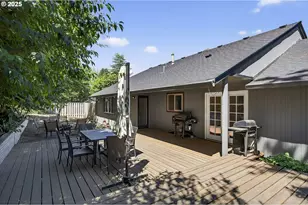 4755 NW Shaniko Ct, Portland, OR 97229 - Photo 23