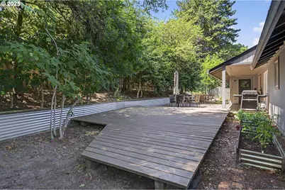 4755 NW Shaniko Ct, Portland, OR 97229 - Photo 25