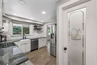 4755 NW Shaniko Ct, Portland, OR 97229 - Photo 11