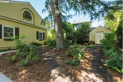 6835 SW 35th Ave, Portland, OR 97219 - Photo 3