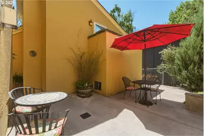 6835 SW 35th Ave, Portland, OR 97219 - Photo 31