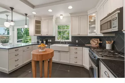 6835 SW 35th Ave, Portland, OR 97219 - Photo 7