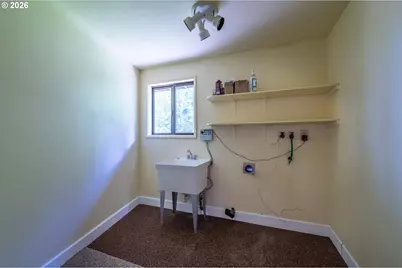 1045 Nutwood Ave, Coos Bay, OR 97420 - Photo 29
