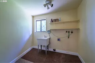 1045 Nutwood Ave, Coos Bay, OR 97420 - Photo 29
