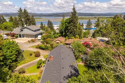 1045 Nutwood Ave, Coos Bay, OR 97420 - Photo 45