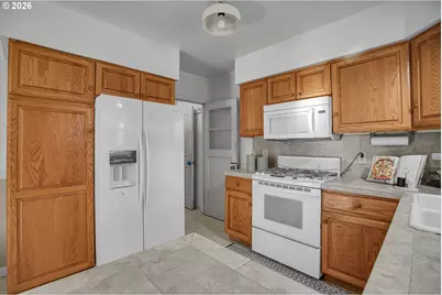 1023 NE 172nd Ave, Portland, OR 97230 - Photo 19