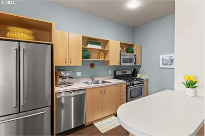 1255 NW 9th Ave, Portland, OR 97209 - Photo 9