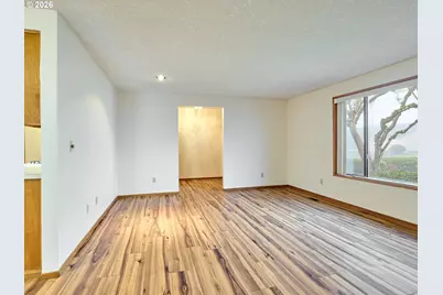 2096 Camellia Way, Woodburn, OR 97071 - Photo 3