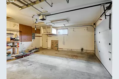 2096 Camellia Way, Woodburn, OR 97071 - Photo 25