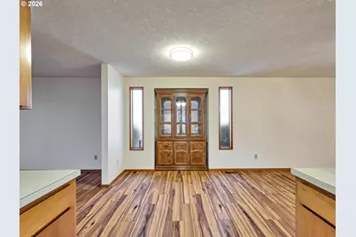 2096 Camellia Way, Woodburn, OR 97071 - Photo 7
