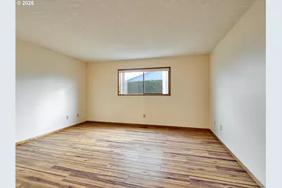 2096 Camellia Way, Woodburn, OR 97071 - Photo 13