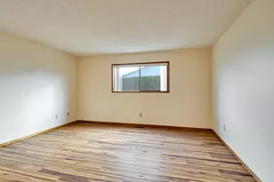 2096 Camellia Way, Woodburn, OR 97071 - Photo 13