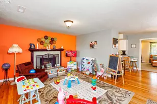 1980 NW 6th Dr, Gresham, OR 97030 - Photo 5