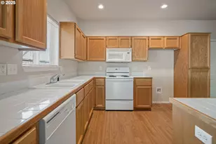 7307 NE Nelly St, Hillsboro, OR 97124 - Photo 3