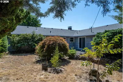 15727 SE Hawthorne Ct, Portland, OR 97233 - Photo 25