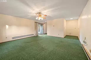 15727 SE Hawthorne Ct, Portland, OR 97233 - Photo 9