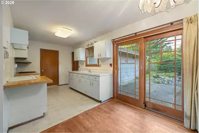 15727 SE Hawthorne Ct, Portland, OR 97233 - Photo 5
