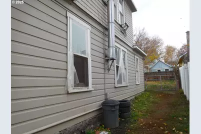 315 NW 8th St, Pendleton, OR 97801 - Photo 9