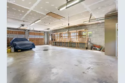 2701 NE 105th Ave, Portland, OR 97220 - Photo 21