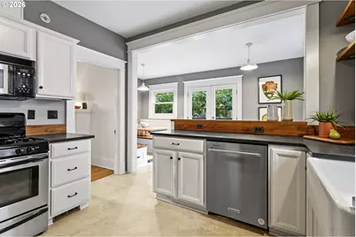 132 NE Cook St, Portland, OR 97212 - Photo 15