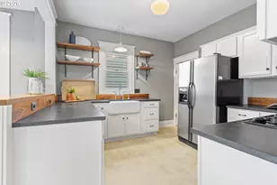 132 NE Cook St, Portland, OR 97212 - Photo 13